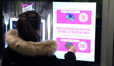Une campagne de dons lancée dans le métro grâce à la technologie d'Ingenico.